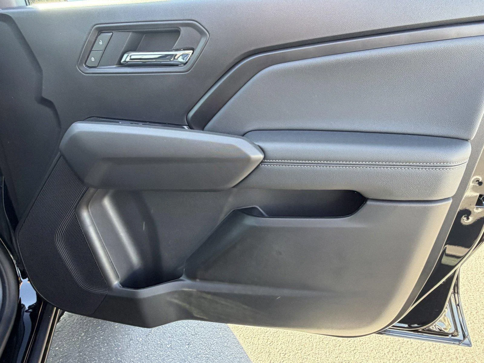 New 2026 Onyx Black GMC Elevation image 8