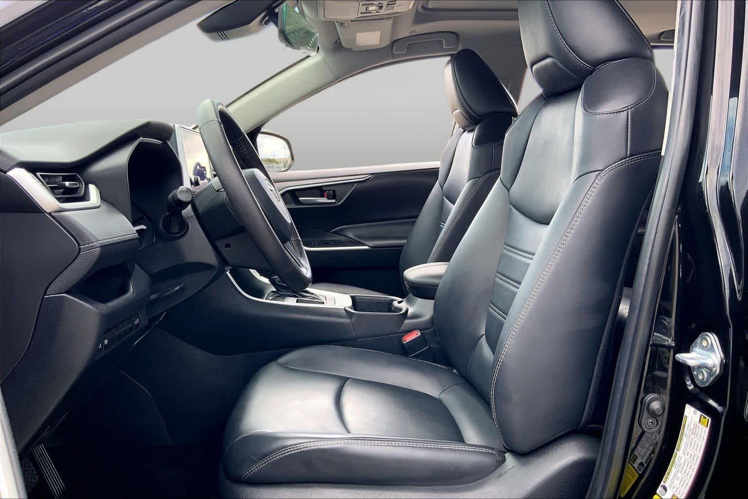Used 2023 Midnight Black Metallic Toyota XLE Premium image 8
