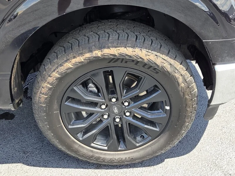 Used 2022 Agate Black Metallic FORD XLT image 16