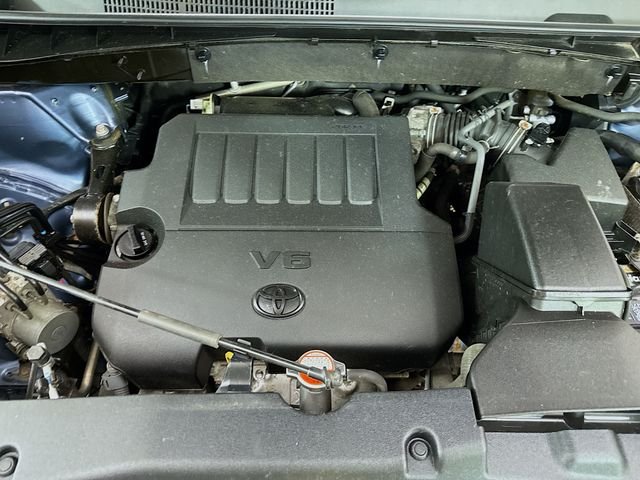Used 2016 Blue Toyota XLE V6 image 32