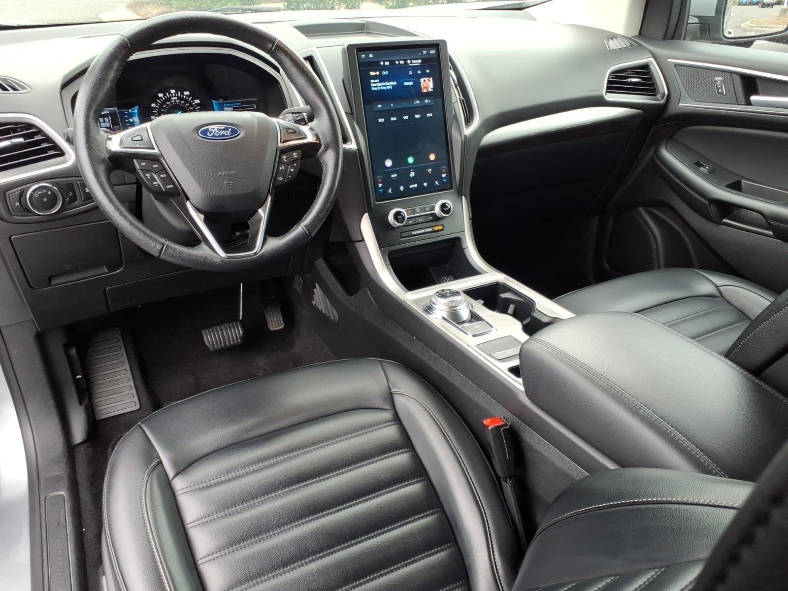 Used 2024  Ford SEL image 19