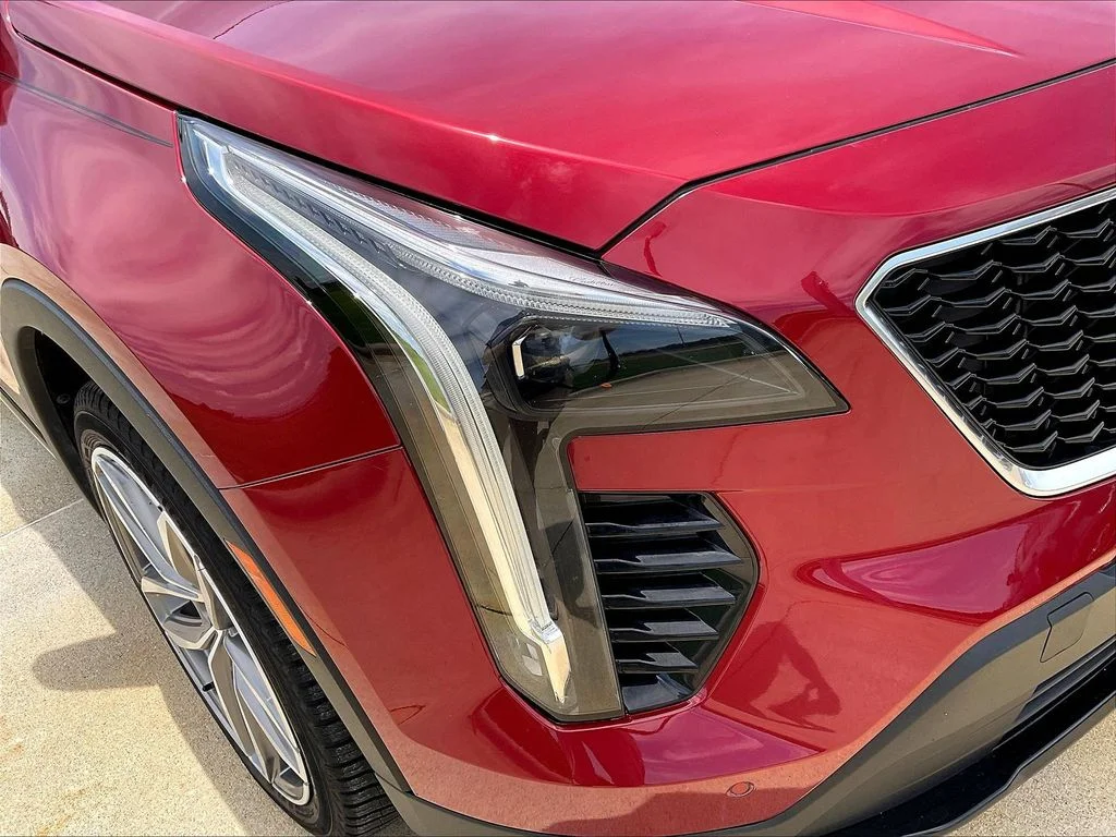 Used 2019 Red Cadillac Sport image 27
