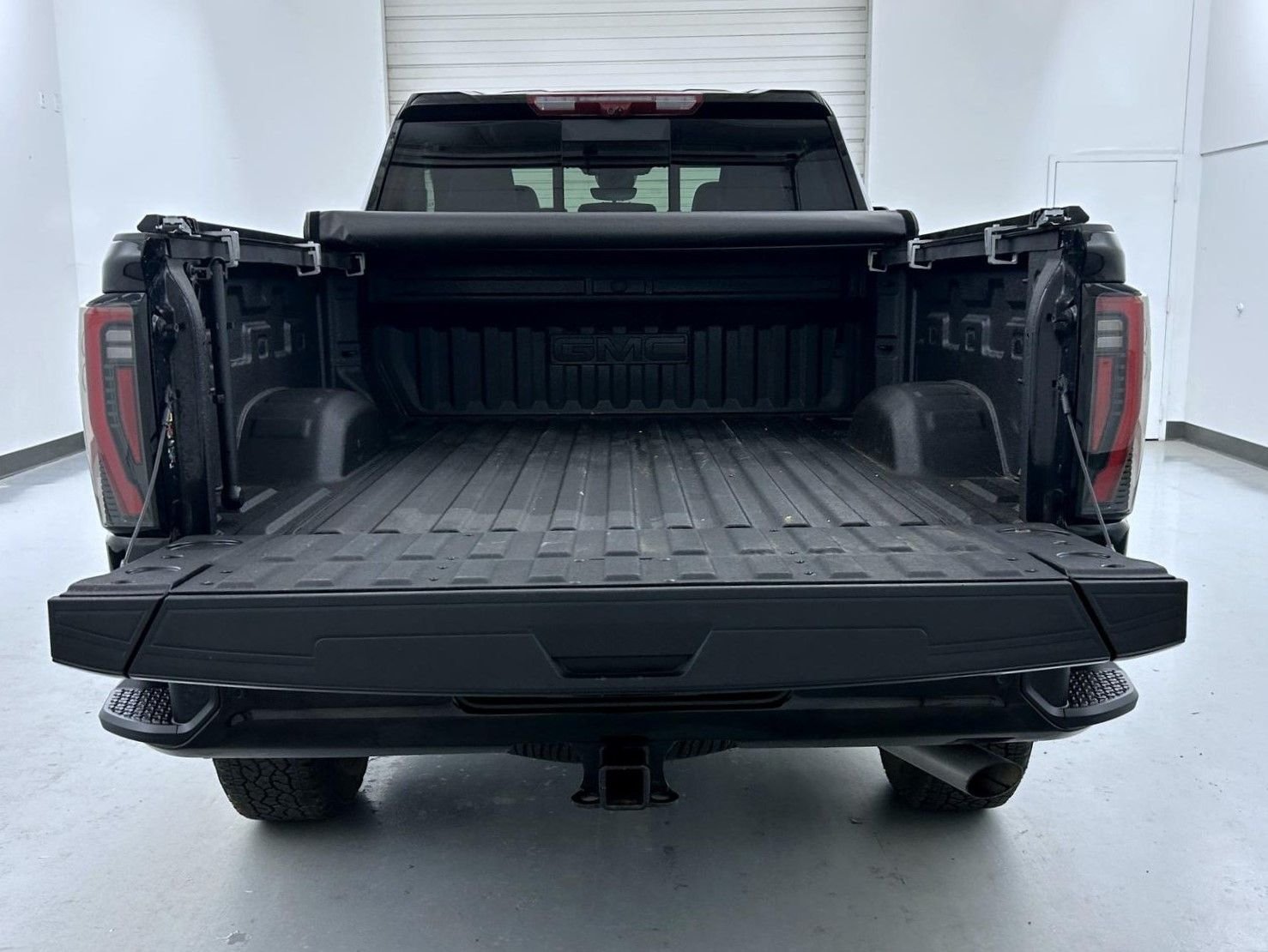 Used 2025 Black GMC AT4 image 23