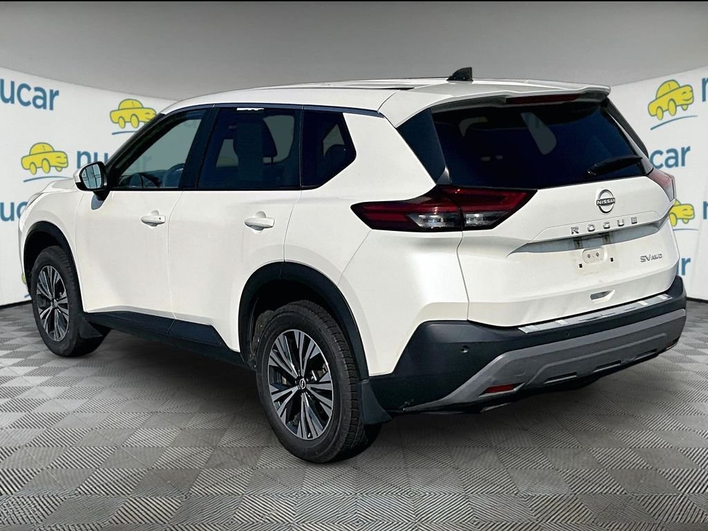 Used 2023 Pearl White Tricoat Nissan SV image 4