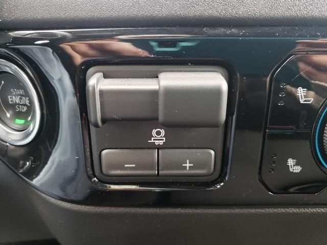 Used 2025 Gray Chevrolet LT image 18