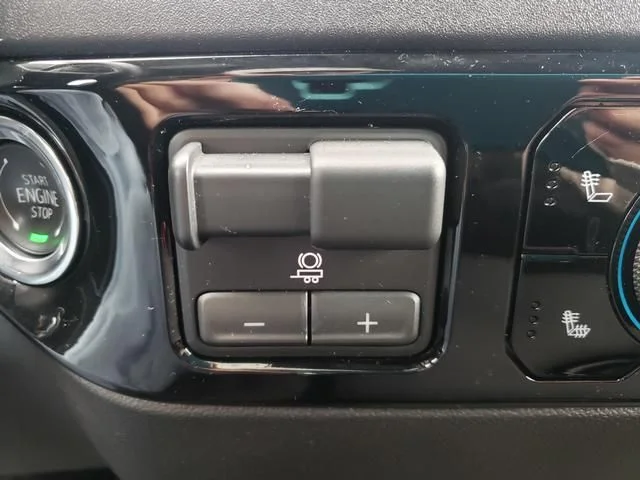 Used 2025 Gray Chevrolet LT image 18