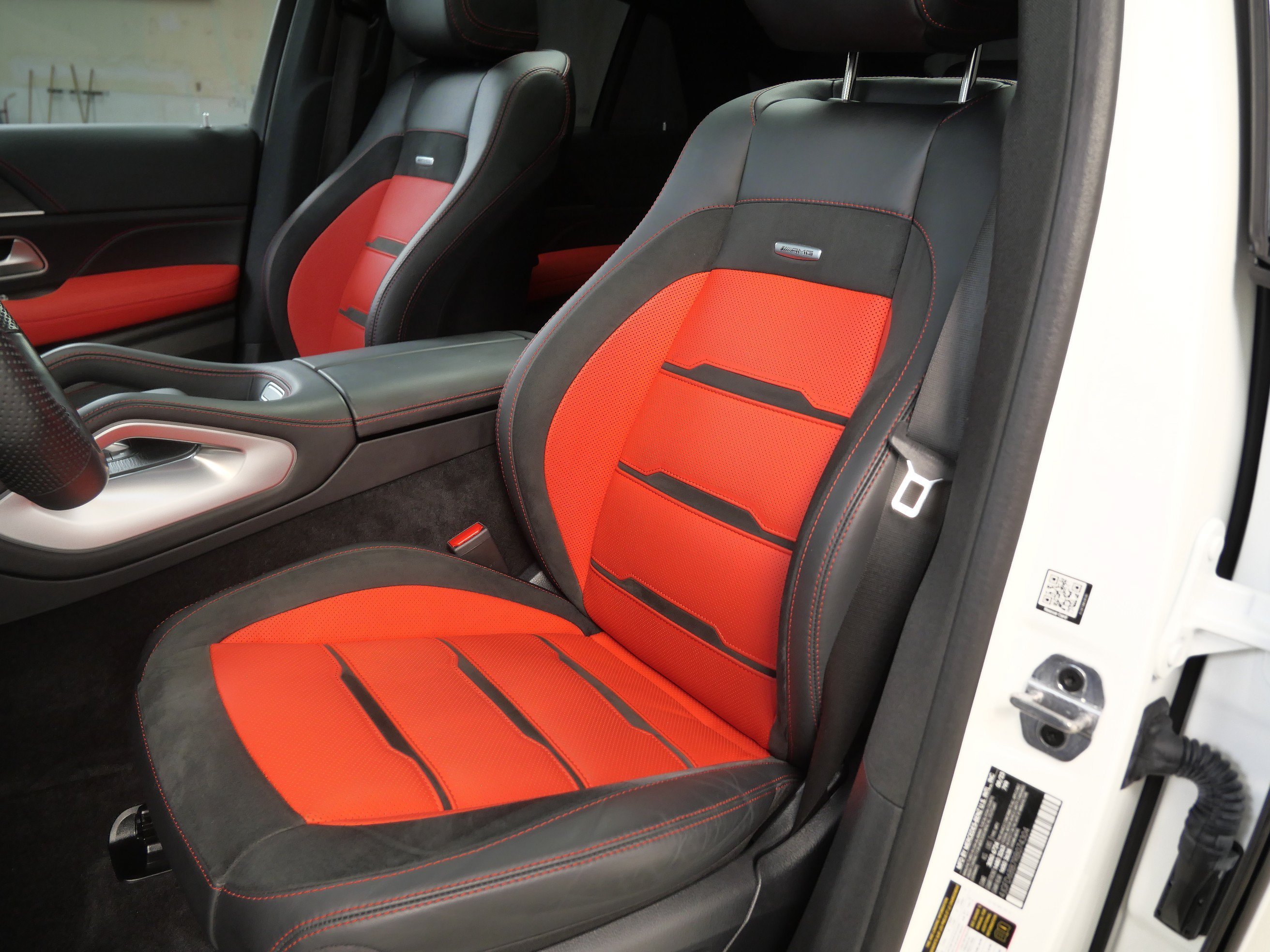 Certified Used 2024 MANUFAKTUR Diamond White Metallic Mercedes-Benz AMG® GLE 53 image 3