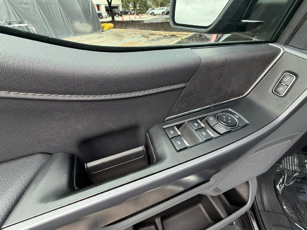 2025 Ford F-150 XLT - Photo 11