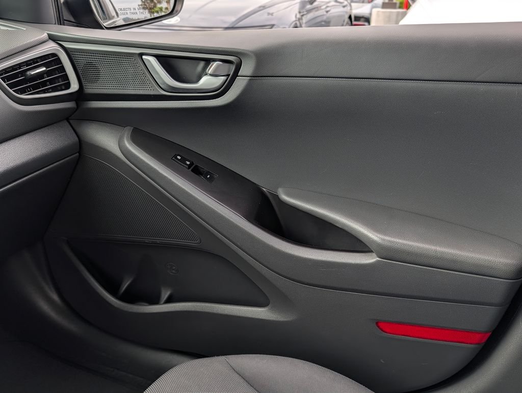 2017 Hyundai Ioniq SEL - Photo 22