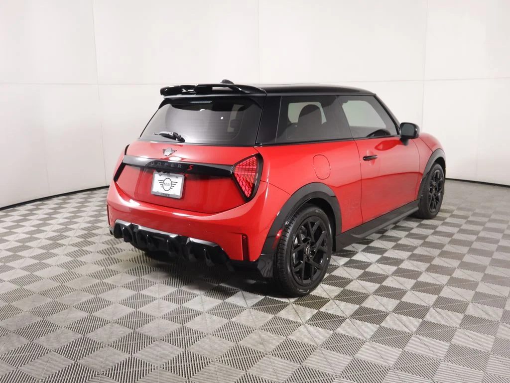 New 2026 Chili Red II MINI Iconic image 5