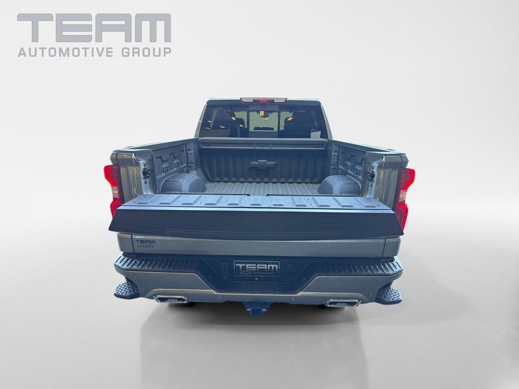 New 2026 Sterling Gray Metallic Chevrolet High Country image 32