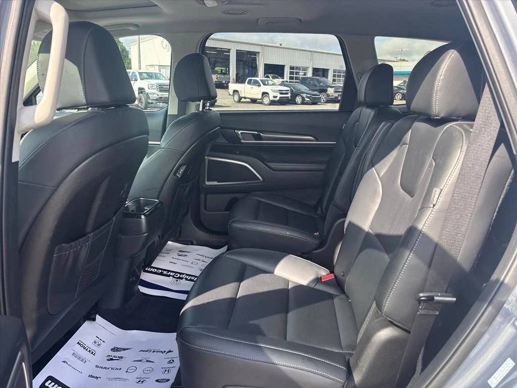 Used 2025 Silver Kia S image 13