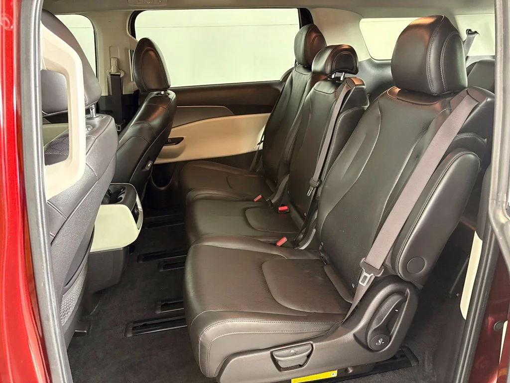 Used 2022 Red Kia LXS image 37