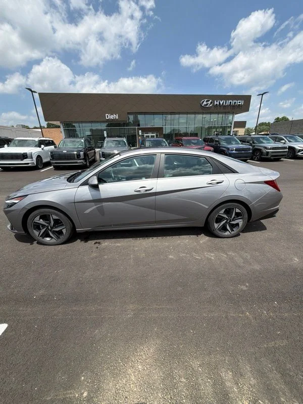 Used 2023 Silver Hyundai Limited image 3