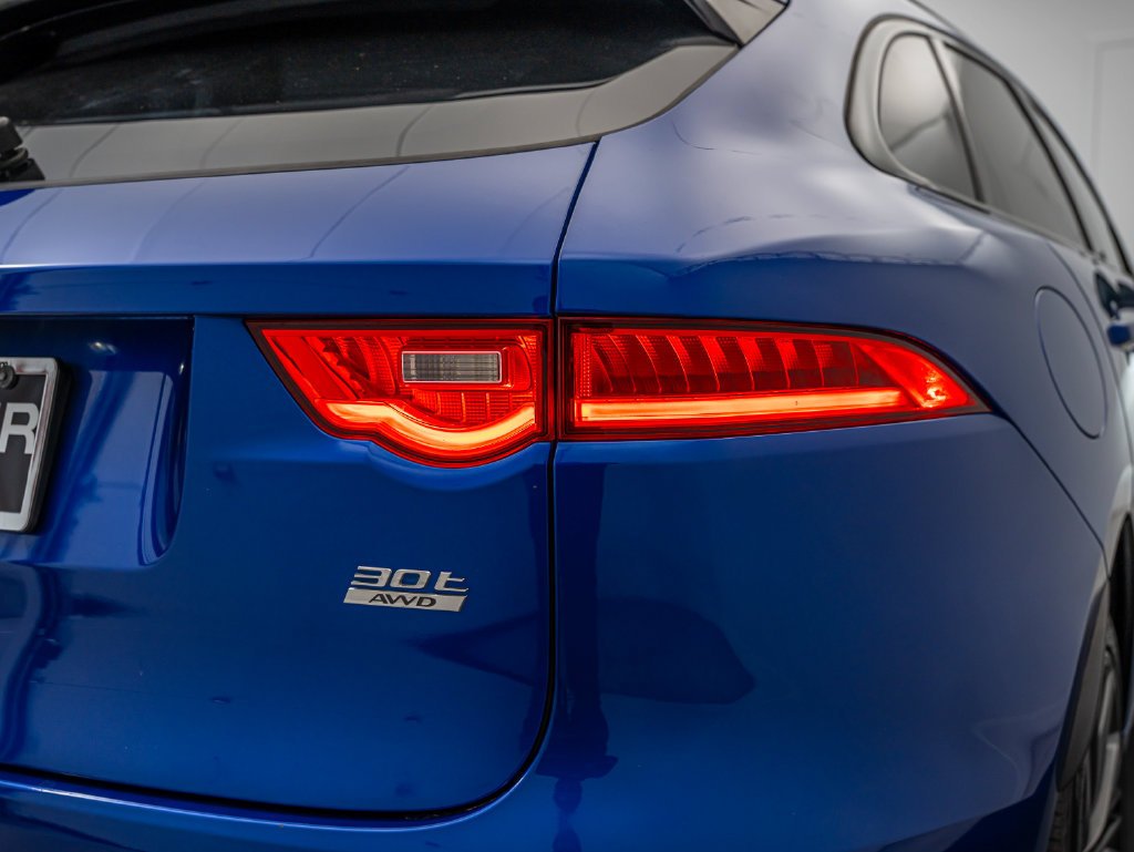 Used 2019 Caesium Blue Metallic Jaguar 30t R-Sport image 15