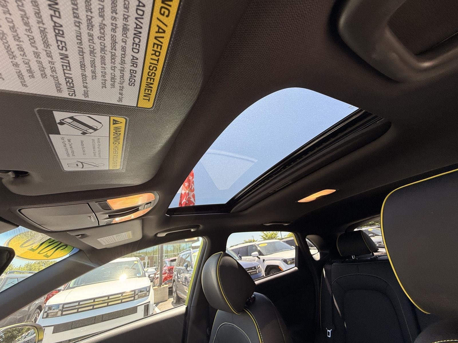 Used 2020 Lime Twist Hyundai Ultimate image 16