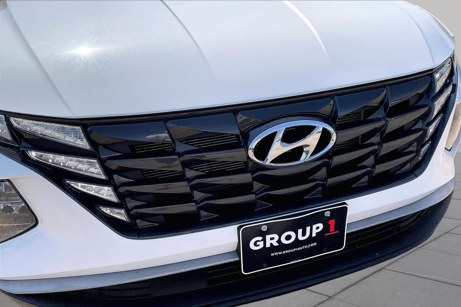 Used 2024 White Pearl Hyundai SEL image 28