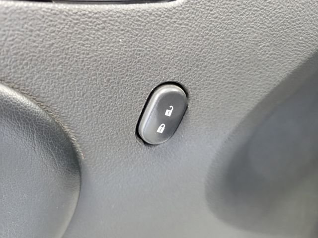 Used 2008 White Saturn Red Line image 11