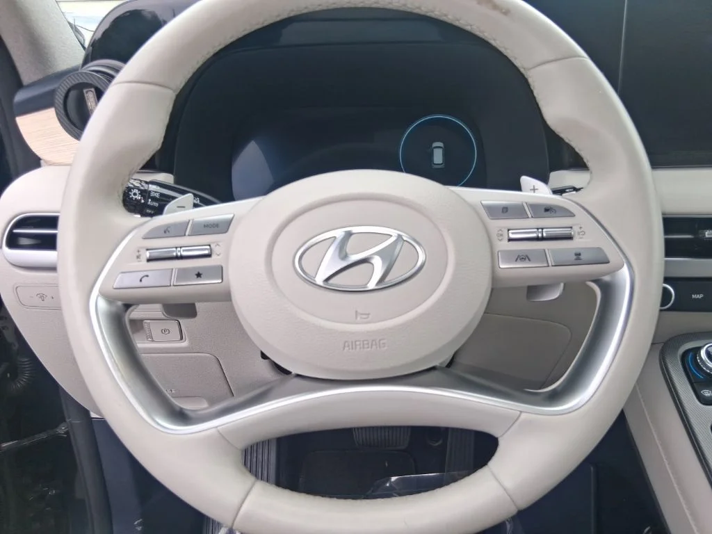 Used 2024 White Hyundai Limited image 11