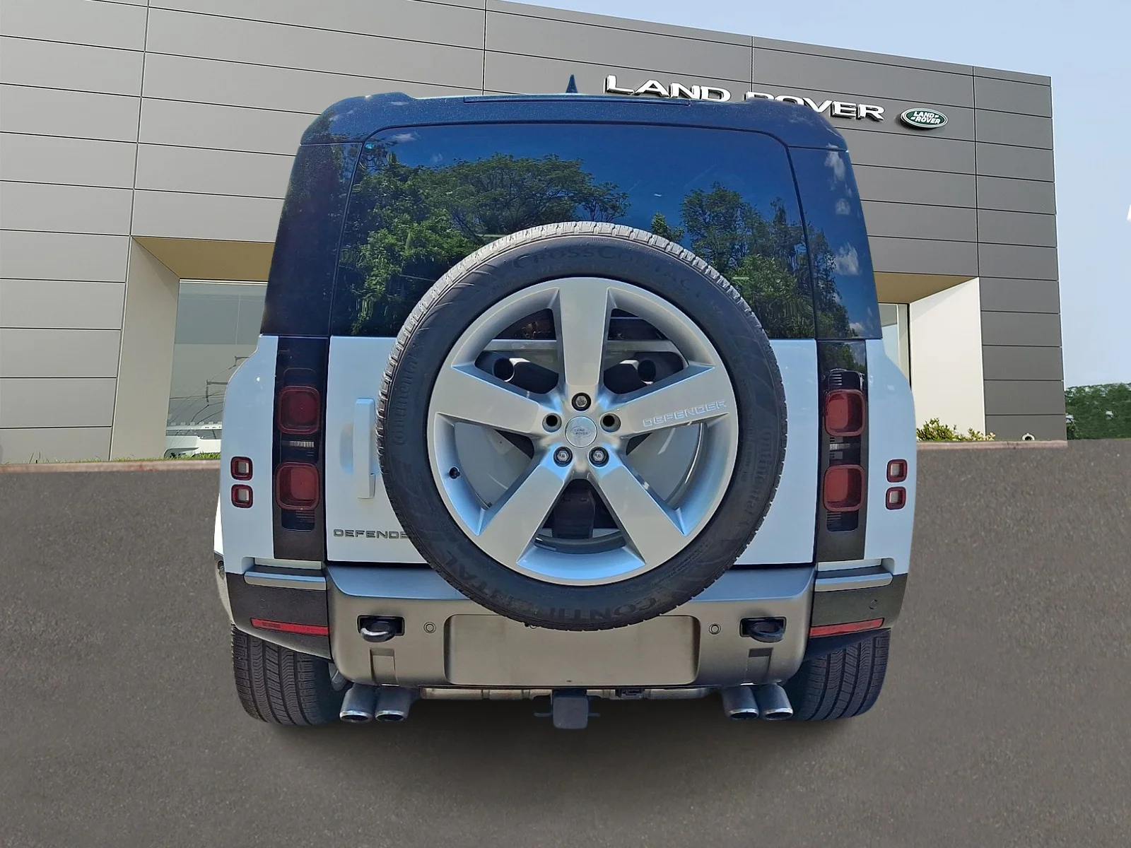 Certified Used 2025 Fuji White - 1AA Land Rover 110 P500 X-Dynamic SE image 7