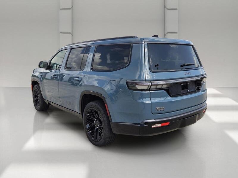 New 2026 Steel Blue Exterior Paint Jeep LIMITED RESERVE 4X4 image 3