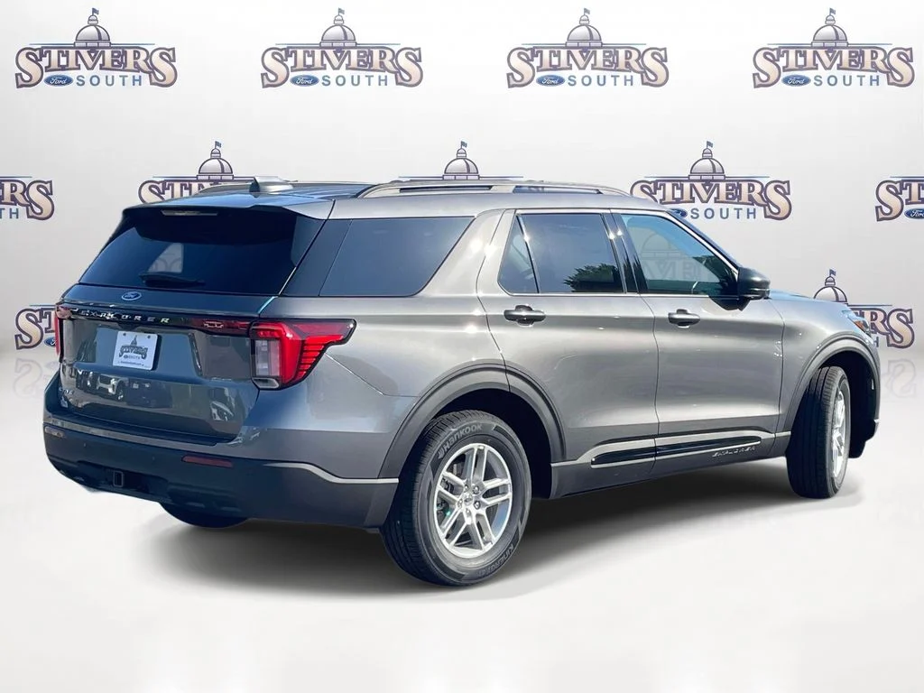 New 2026 Gray Ford Active image 3