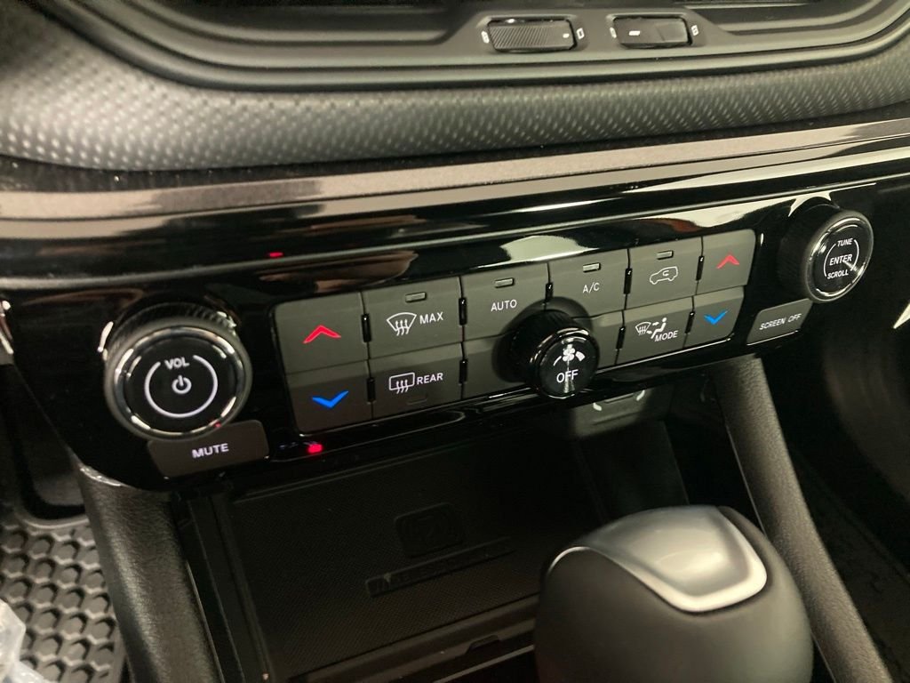 New 2026 Joose (DISC) Jeep Latitude image 8