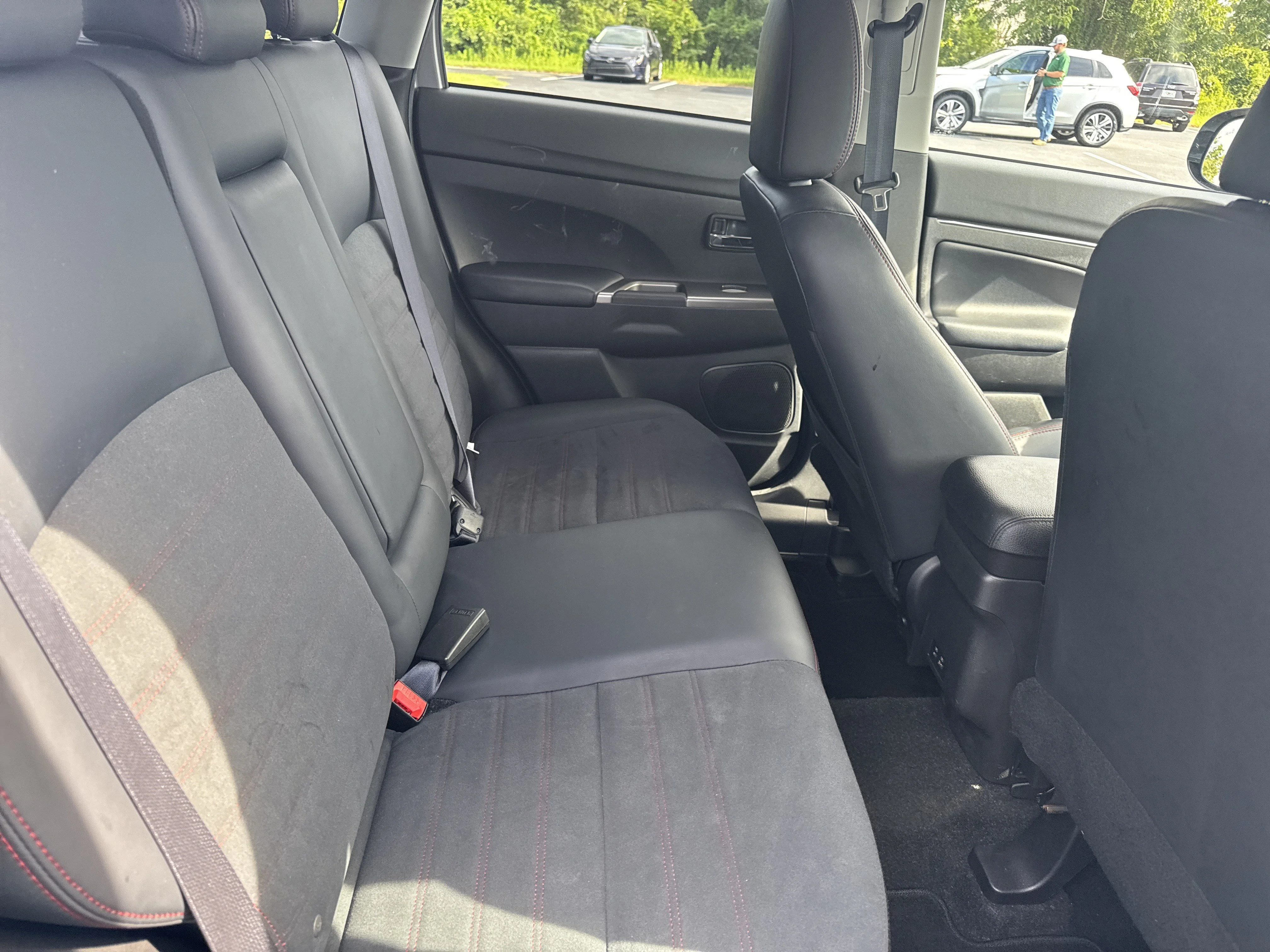 Used 2025  Mitsubishi 2.0 ES image 31
