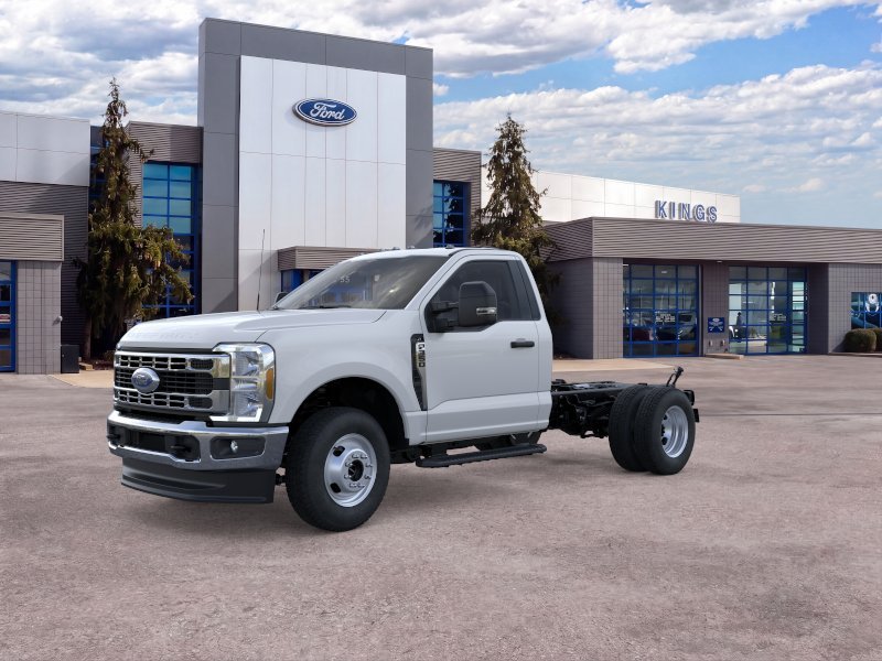 2025 Ford F-350 Super Duty Chassis Cab