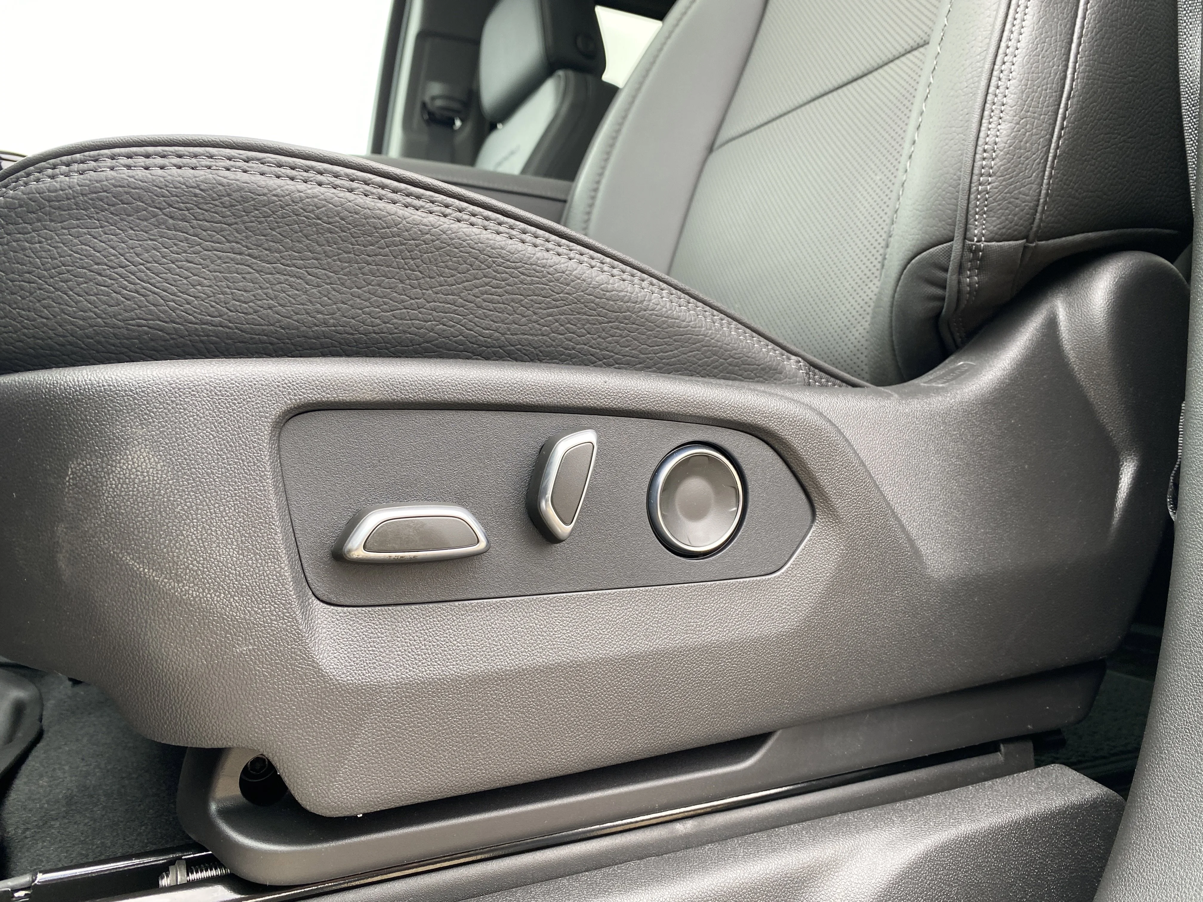 New 2026 ONYX BLACK GMC Denali image 28