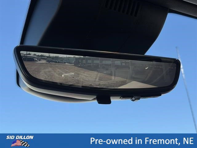 Used 2022 Iridescent Pearl Tricoat Chevrolet LTZ image 15