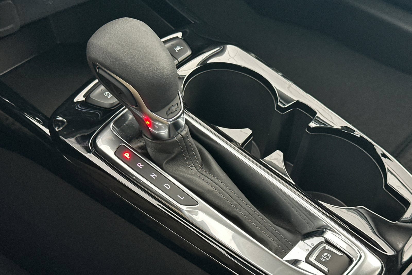 New 2026 Summit White Chevrolet LT image 21