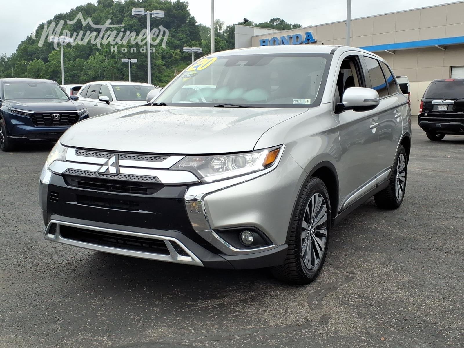 Used 2020 Alloy Silver Metallic Mitsubishi SE image 3