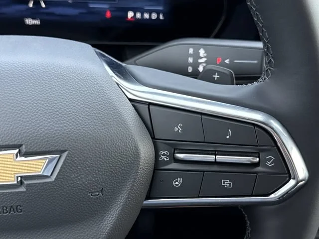 New 2027 Summit White Chevrolet LT image 21