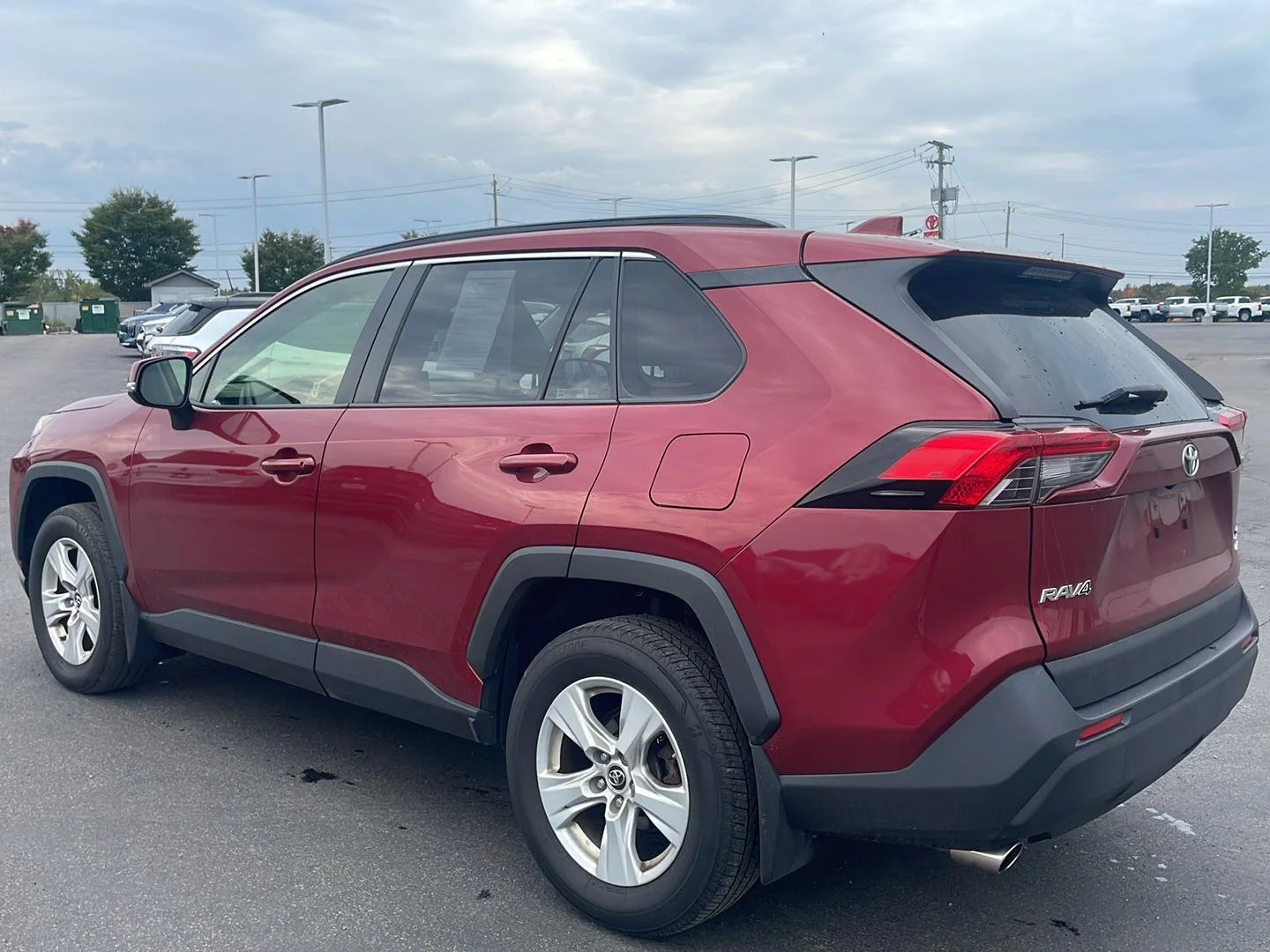 Used 2019 Ruby Flare Pearl Toyota XLE image 10