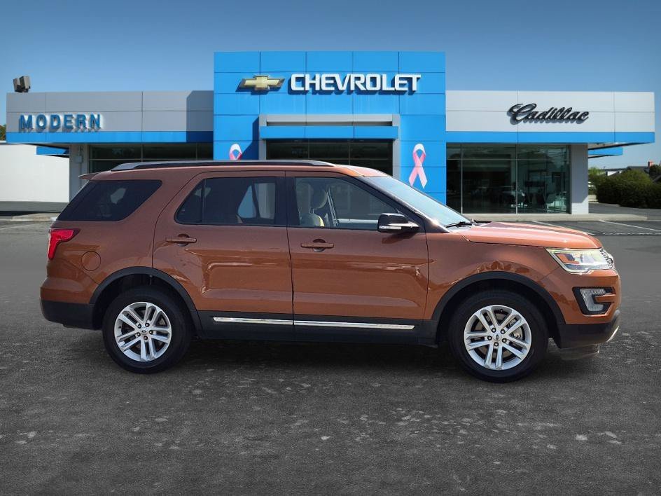 Used 2017  Ford XLT image 6