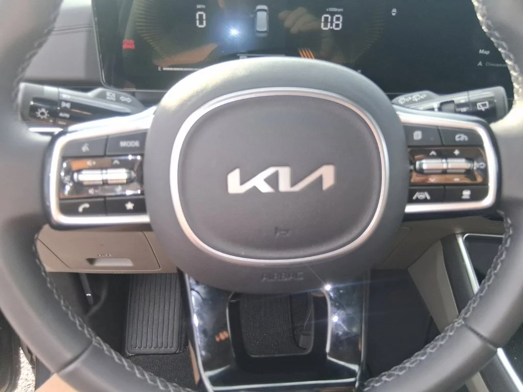 Used 2026  Kia LX image 14