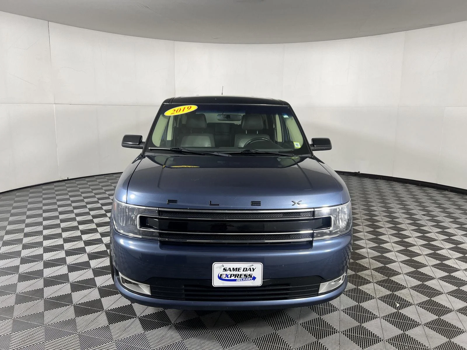 Used 2019 Blue Ford SEL image 3