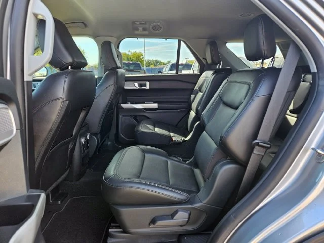 Used 2021 Iconic Silver Metallic Ford Limited image 5