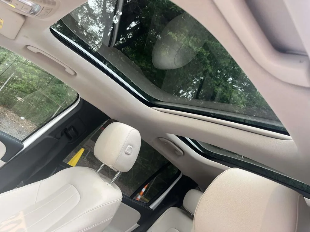 Certified Used 2023 Polar White Mercedes-Benz GLB 250 image 6