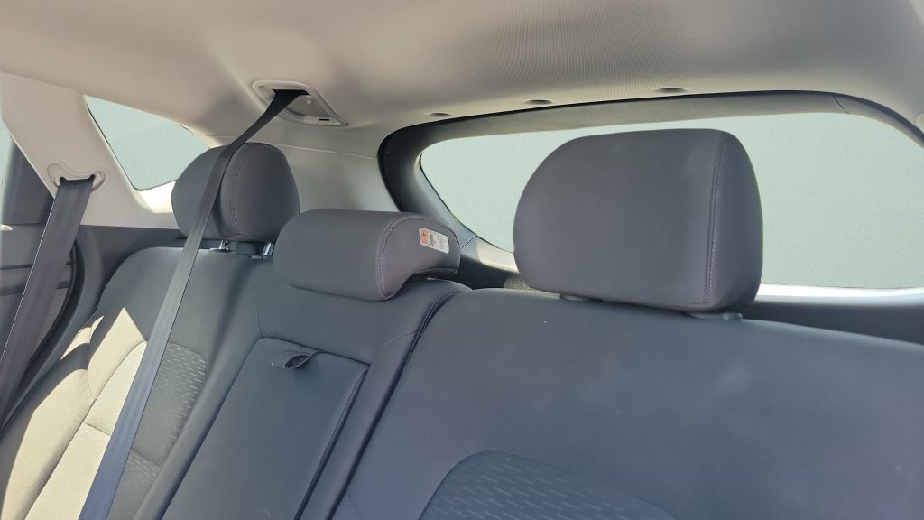 Used 2019 Blue Hyundai SE image 10