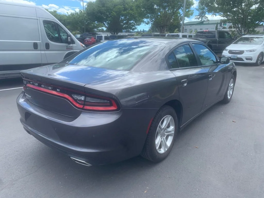 Used 2022 Granite Crystal Metallic Clearcoat Dodge SXT image 4