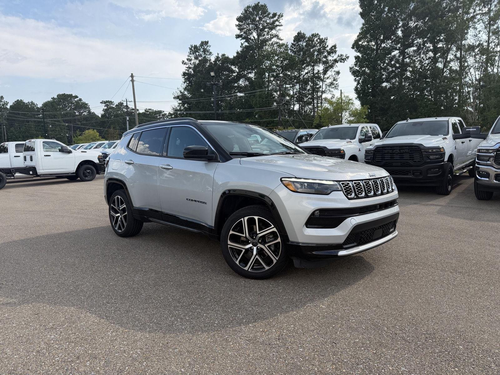 Used 2025 Silver Zynith Metallic Clearcoat Jeep Limited image 3