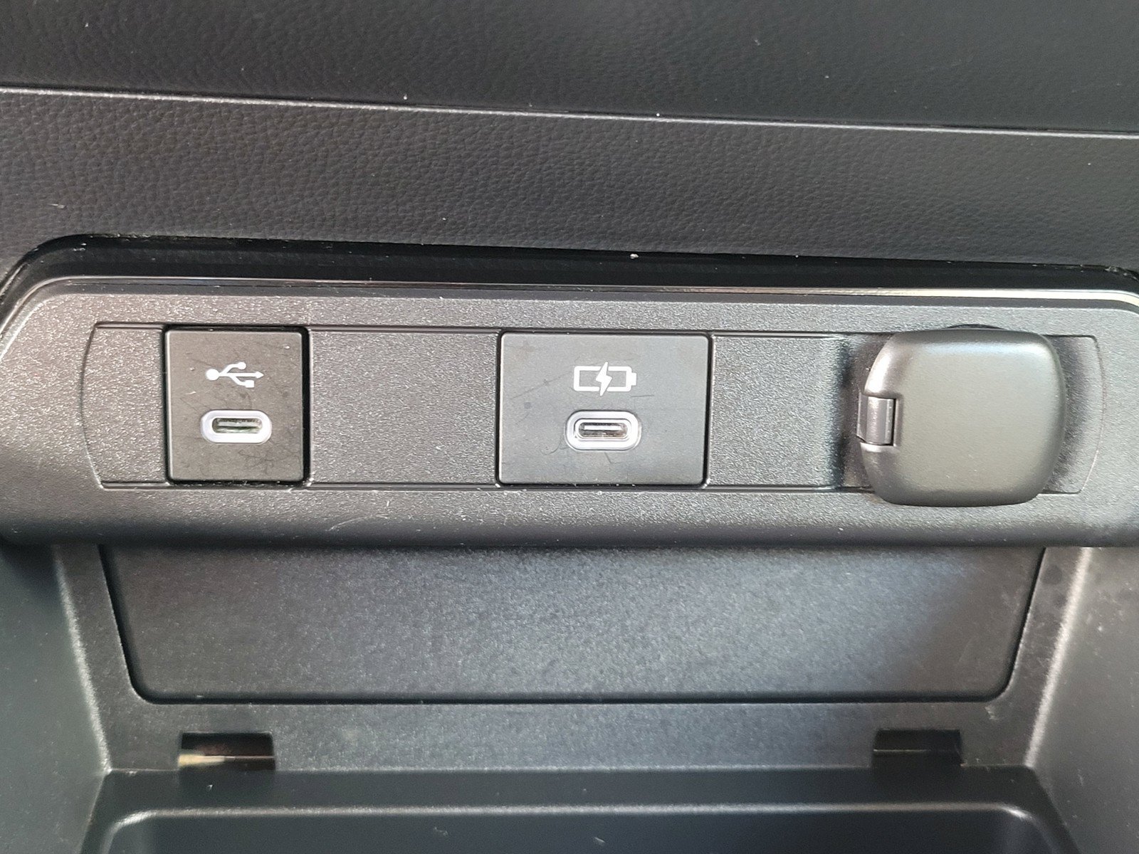 Used 2023 White Toyota  image 22