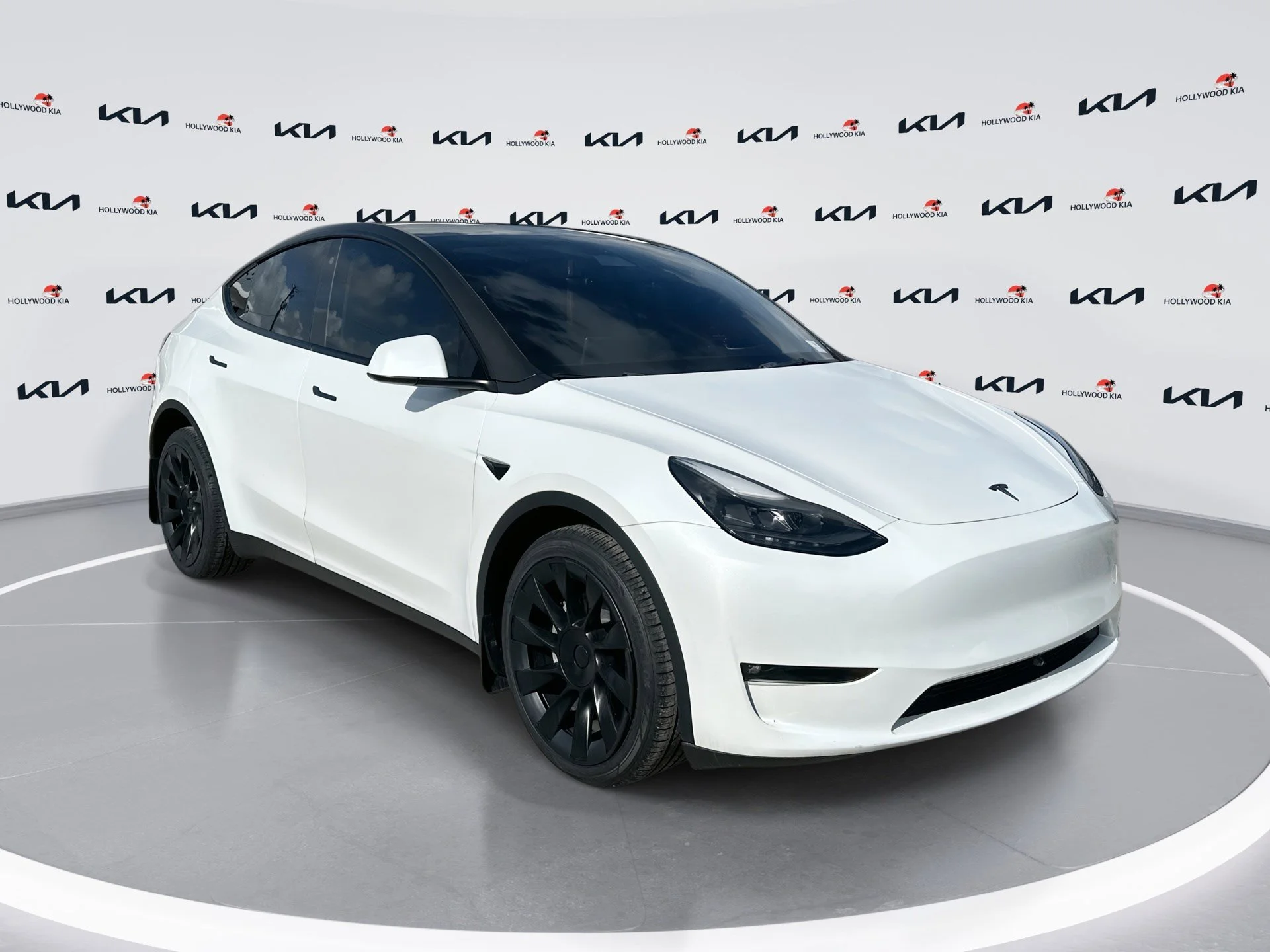 2023 Tesla Model Y Long Range Dual Motor All-Wheel Drive's photo