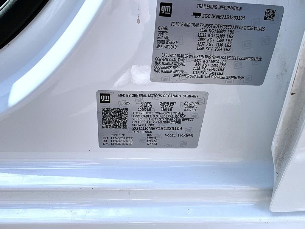 Used 2025 White Chevrolet LT image 25