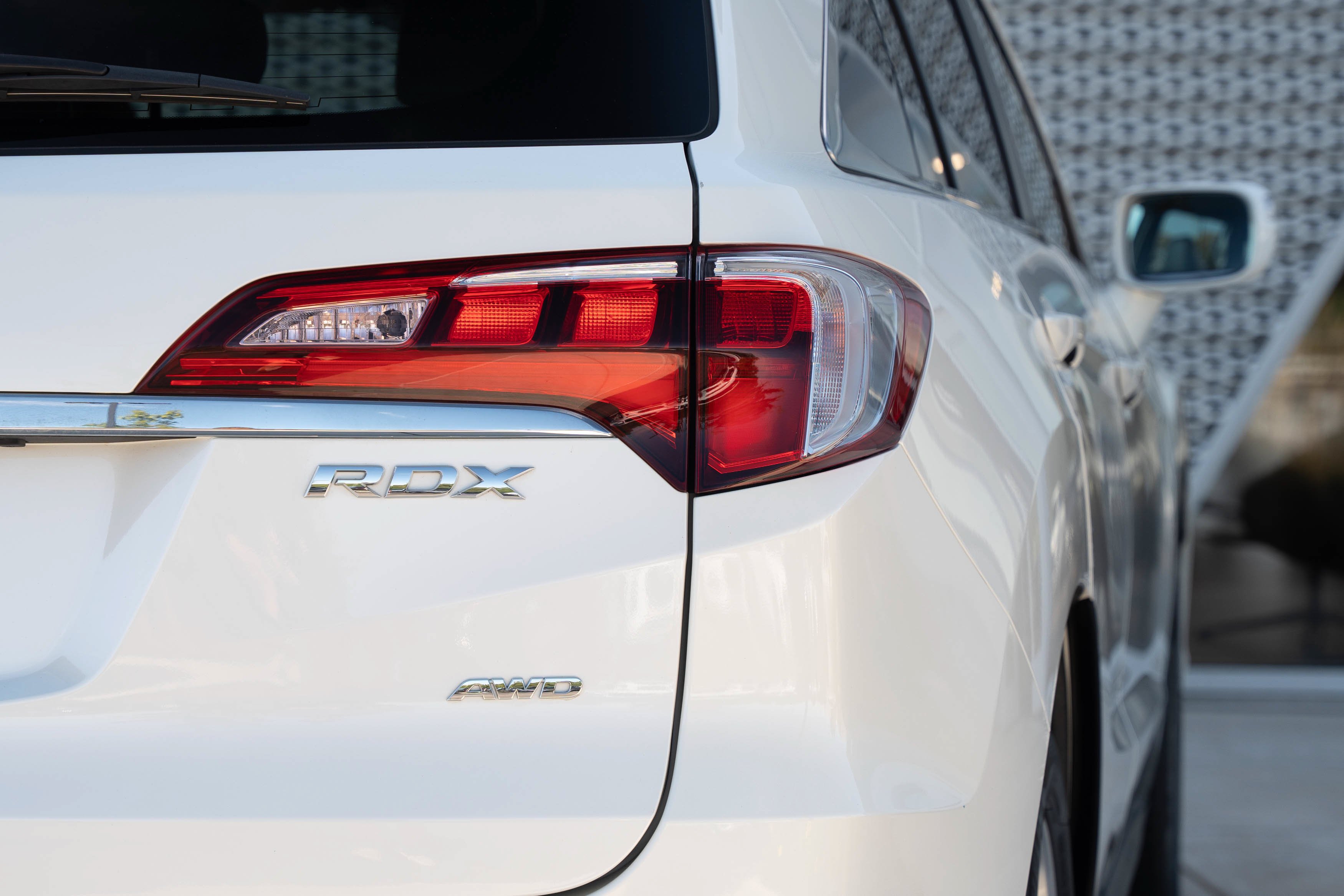 Used 2018 White Diamond Pearl Acura w/Technology Pkg image 25