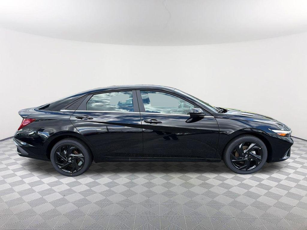 New 2026 Black Hyundai SEL Sport image 4