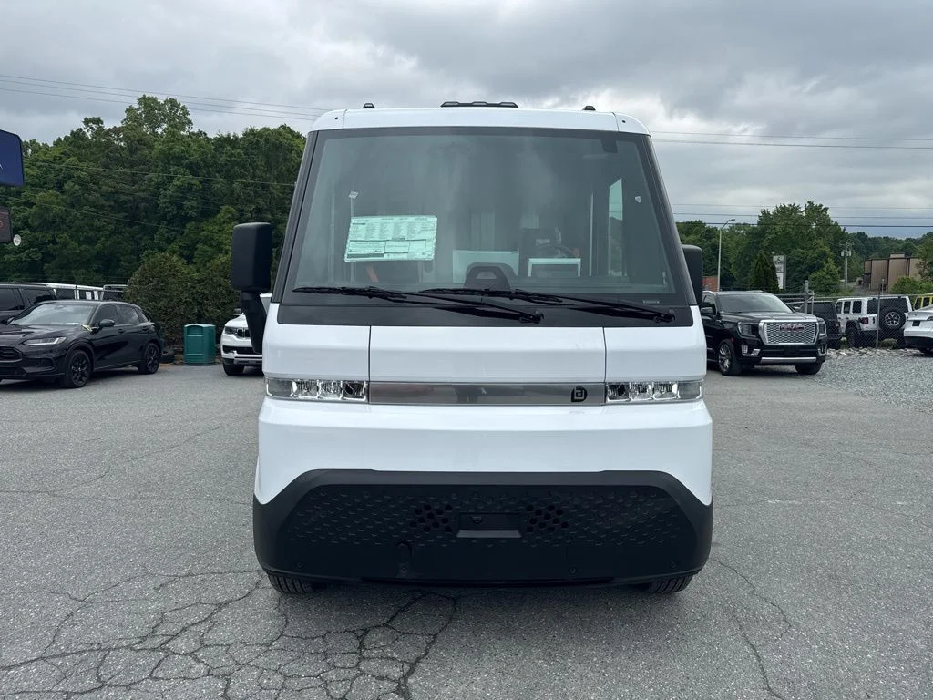 Used 2024 White BrightDrop Base image 8