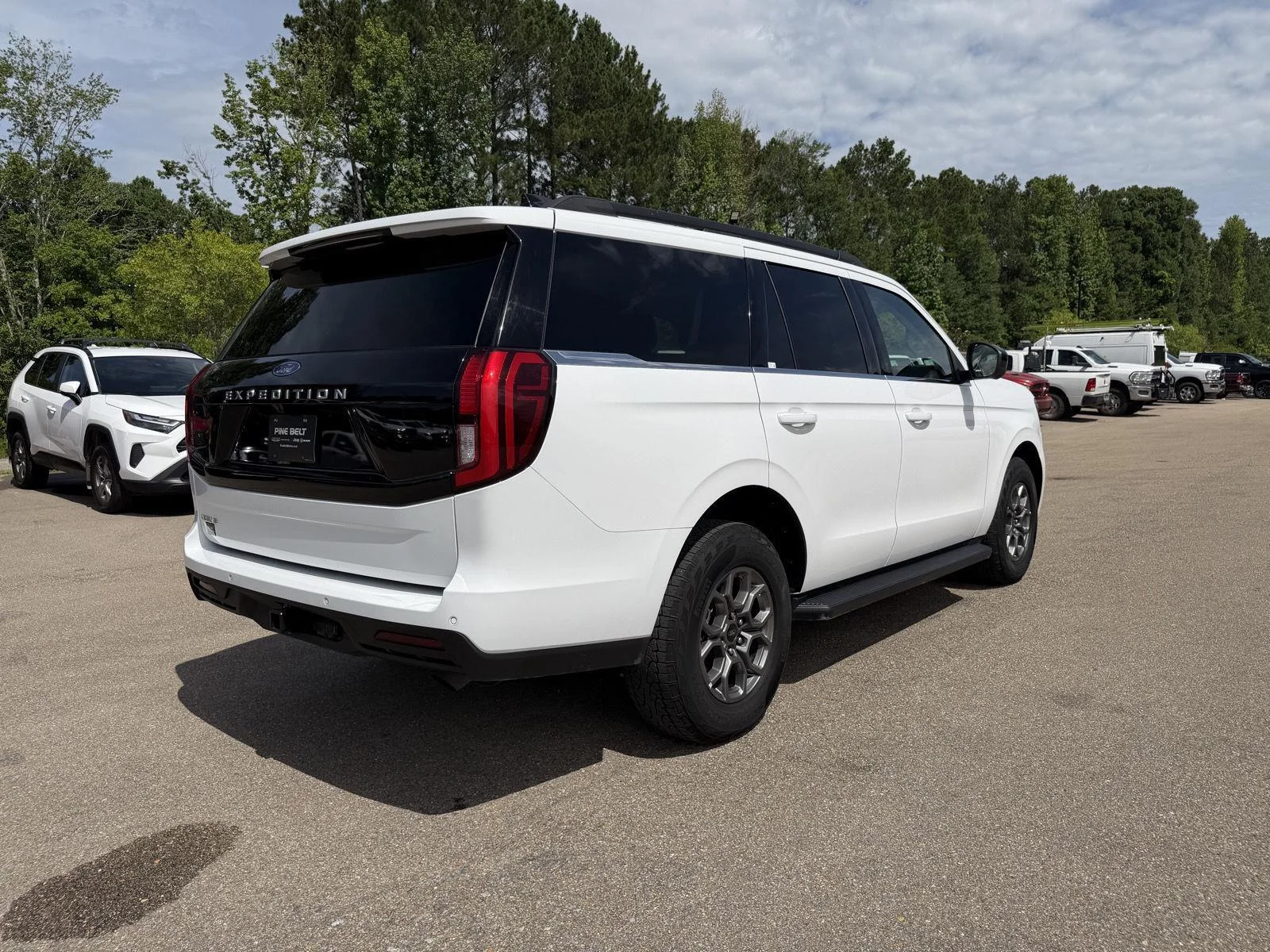 Used 2025 Oxford White Ford Active image 6